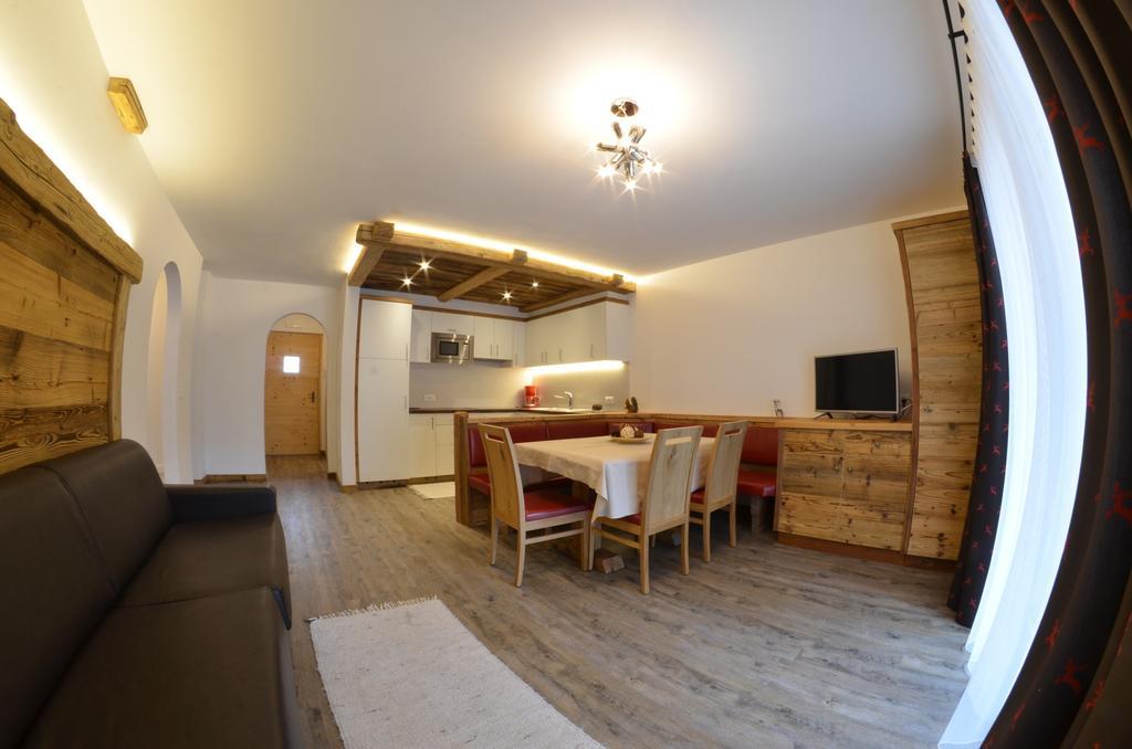 Alpine Mountain Chalet Aparthotel Al Plan di Mareo Kamer foto